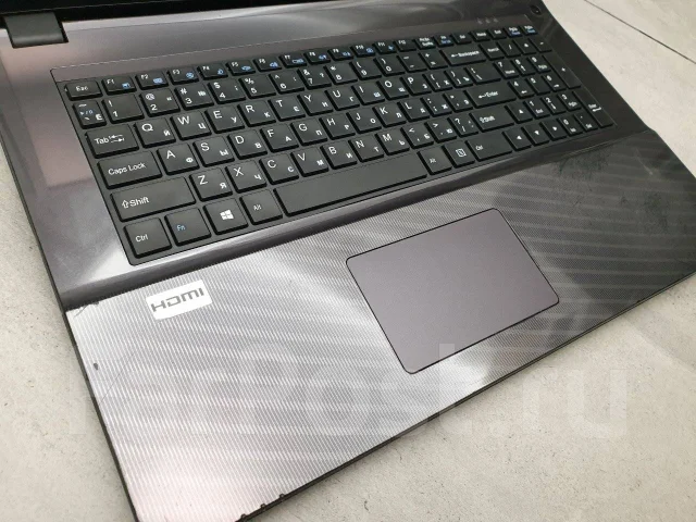 DEXP Atlas. 17.3", 2,4����, ��� 6 ��, ���� 500���, WiFi: 1, Bluetooth: 1, ����������� �� 3��. ����