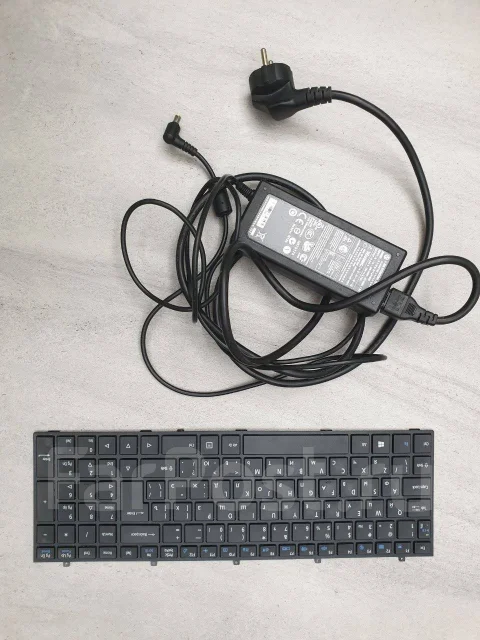 DEXP Atlas. 17.3", 2,4����, ��� 6 ��, ���� 500���, WiFi: 1, Bluetooth: 1, ����������� �� 3��. ����