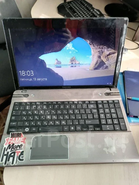 Toshiba Satellite P855-BLS. 15.6", 3,4����, ��� 8 ��, ���� 465���, WiFi: 1, Bluetooth: 1, ����������� �� 1��. ����