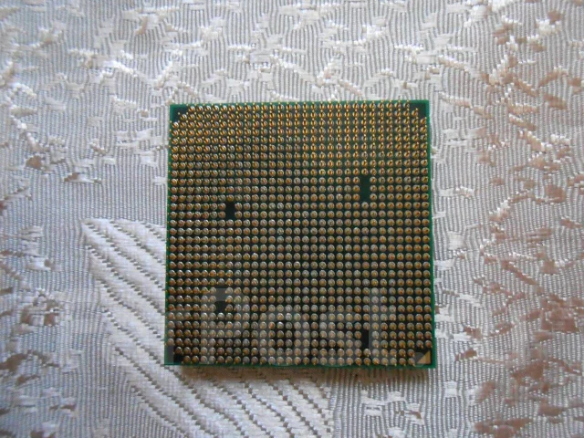 AMD Athlon II X4 640 ����