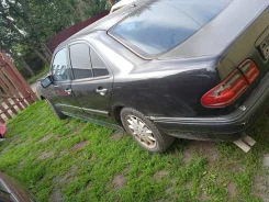 Mercedes-Benz E-Class ����