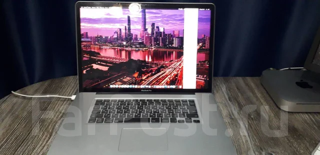 Apple MacBook Pro 17. 17", ��� 2048 ��, ���� 1 000���, WiFi: 1 ����