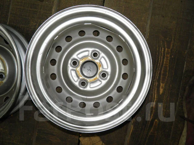 Daihatsu. 3.5x12", 4x100 ����