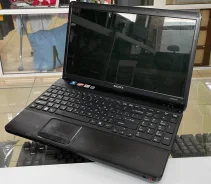Sony VAIO VPC-EE3M1R. 15.6", 5 700����, ��� 4 ��, ���� 320���, WiFi: 1, Bluetooth: 1, ����������� �� 1��. ����