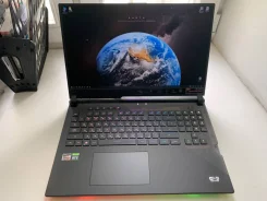 Asus ROG Strix Scar. 17.3", 4,6����, ��� 32 ��, ���� 2 000���, WiFi, Bluetooth ����