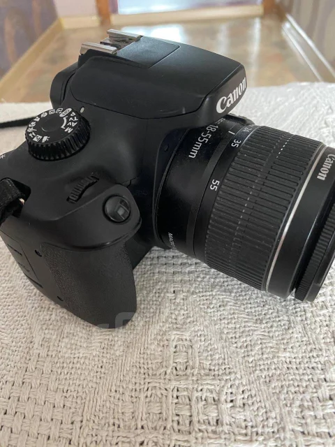 Canon EOS 4000D ����