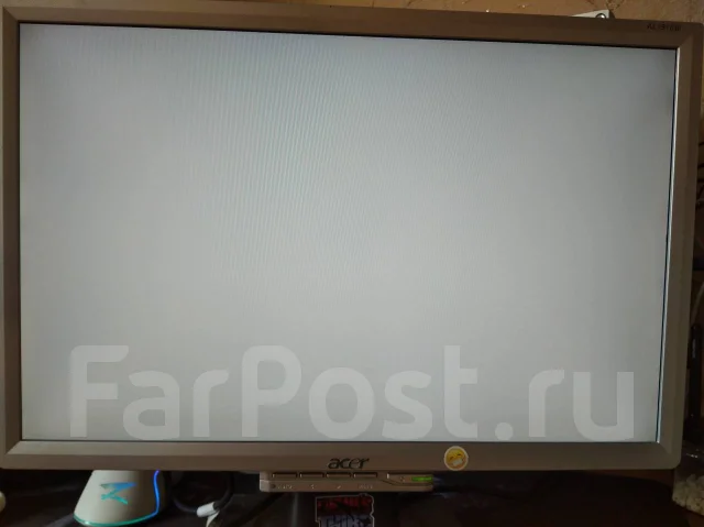 Acer. 19" ����