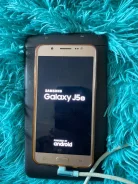 Samsung Galaxy J5. �/�, ������, 4G LTE, Dual-SIM ����