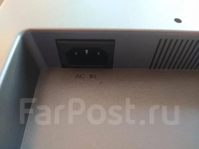 Asus. 17" ����