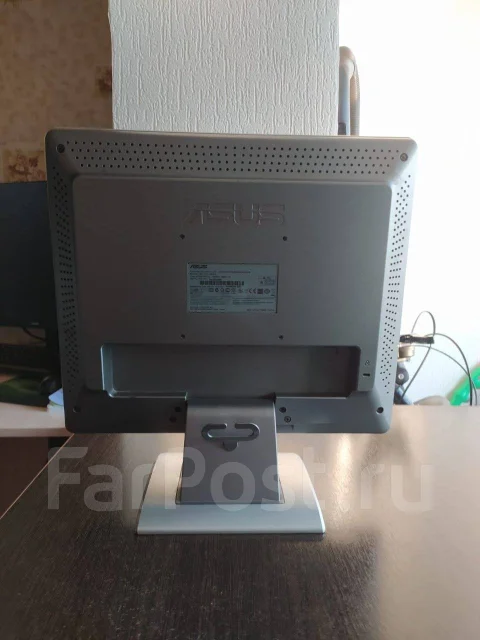 Asus. 17" ����