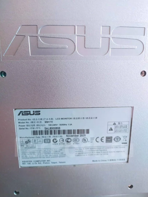 Asus. 17" ����