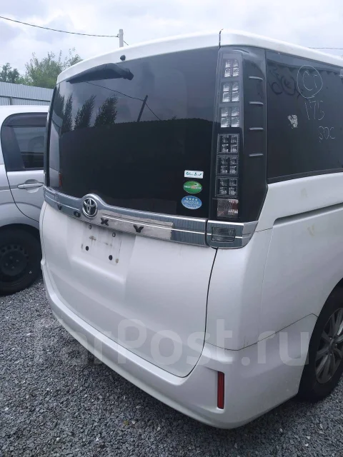 Toyota Voxy. ZRR80, 3ZR ����