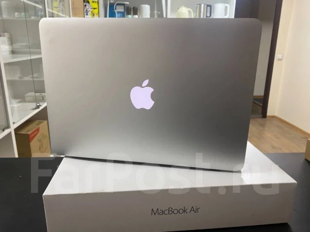 Apple MacBook Air 13 2017 Mid. 13.3", 1,8����, ��� 8 ��, ���� 128���, WiFi: 1, Bluetooth: 1 ����