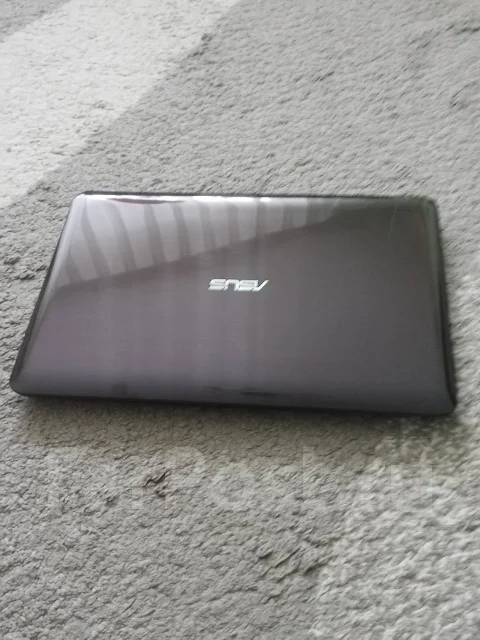 Asus VivoBook X556UQ. 2,3����, ��� 12 ��, ���� 500���, WiFi: 1, Bluetooth: 1 ����