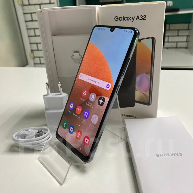Samsung Galaxy A32. �/�, ������, 4G LTE, Dual-SIM, NFC ����