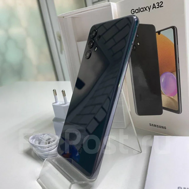 Samsung Galaxy A32. �/�, ������, 4G LTE, Dual-SIM, NFC ����