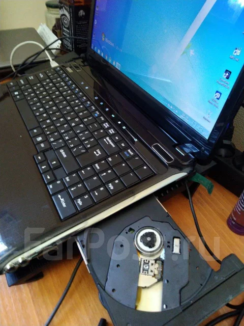 DNS Gamer. 15.6", 2,4����, ��� 4 ��, WiFi: 1, Bluetooth: 1 ����