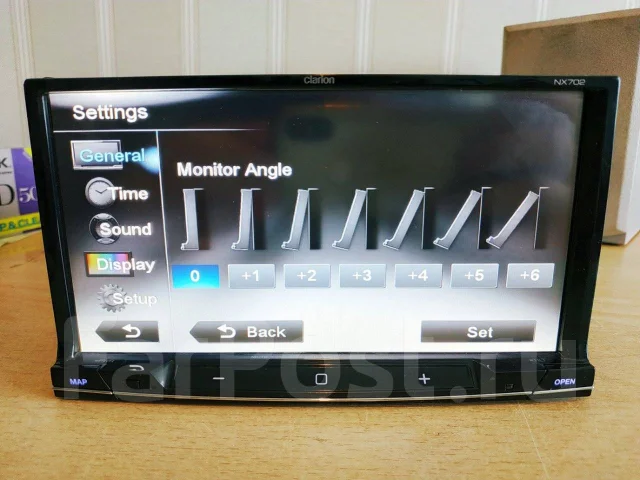 Clarion NX702 ����