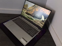 Lenovo IdeaPad 330S. 15.6", 2,2����, ��� 6 ��, ���� 1 000���, WiFi, Bluetooth, ����������� �� 3��. ����
