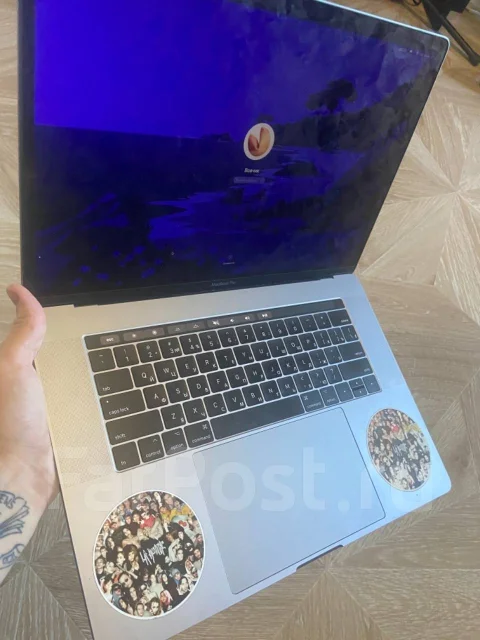Apple MacBook Pro 15. 15.4", ��� 16 ��, ���� 512���, WiFi: 1, Bluetooth: 1, ����������� �� 3��. ����