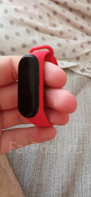 Xiaomi Mi Band 4 ����