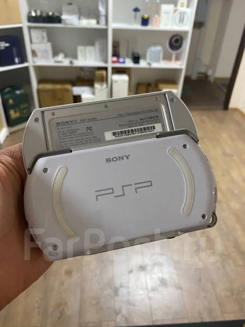 Sony PSP Go ����
