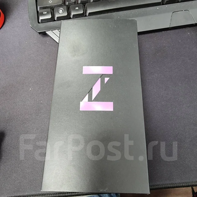 Samsung Galaxy Z Flip. �/�, ����������, 4G LTE, NFC ����