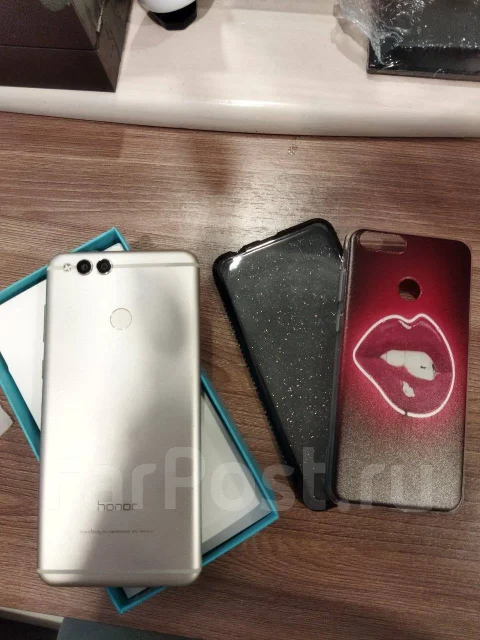 Honor 7X. �/�, �������, 4G LTE, Dual-SIM ����