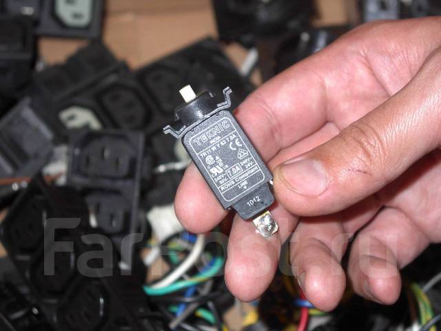 Разъемы C13/C14 разные, автоматы для ИБП и др. розетки одним лотом, б/у ...