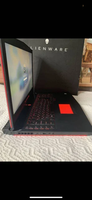 Dell Alienware 17 R4. 17", 2,9����, ��� 32 ��, ���� 1 500���, WiFi: 1, Bluetooth: 1, ����������� �� 1��. ����