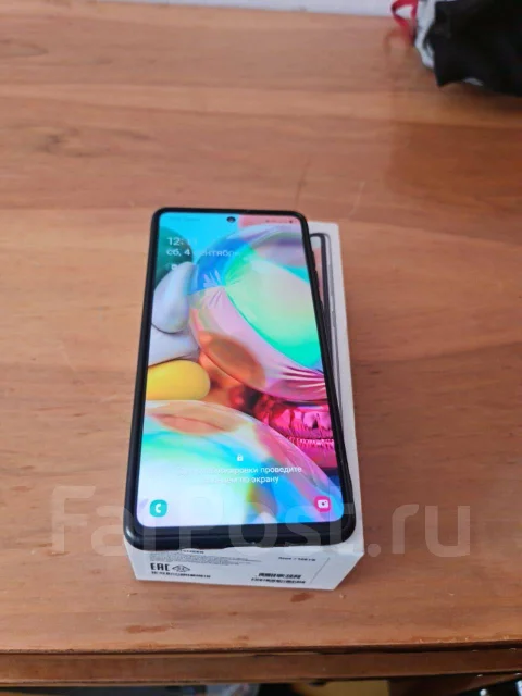 Samsung Galaxy A71. �/�, �����, 4G LTE, Dual-SIM, NFC ����