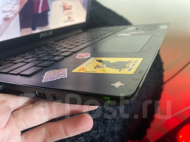 Asus X553M. ��� 4 ��, ���� 500���, WiFi: 1, Bluetooth: 1 ����