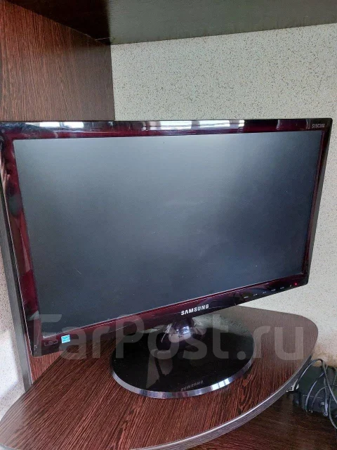 Samsung. 18" ����