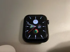 Apple Watch Series 4. GPS, NFC, IP67 ����