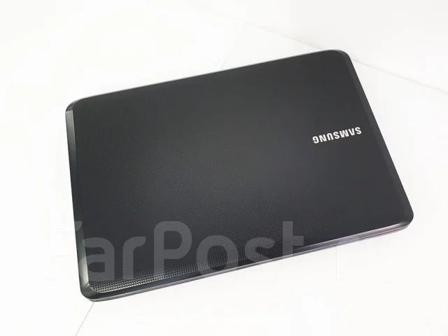 Samsung R530. 15.6", 2,5����, ��� 4 ��, ���� 500���, WiFi: 1, Bluetooth: 1, ����������� �� 8��. ����
