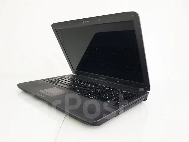 Samsung R530. 15.6", 2,5����, ��� 4 ��, ���� 500���, WiFi: 1, Bluetooth: 1, ����������� �� 8��. ����