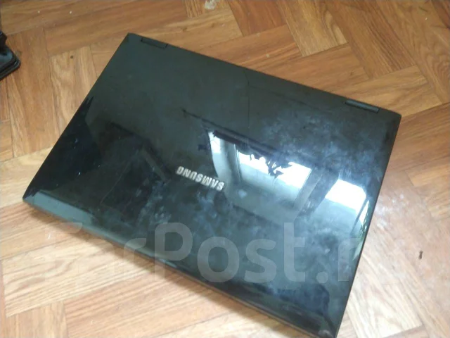Samsung R700. WiFi: 1, Bluetooth: 1 ����