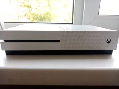 Microsoft Xbox One S. ��� ����� �� ������������ ����
