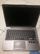 Samsung 530U3C. 13.3", 1,5����, ��� 4 ��, ���� 240���, WiFi: 1, Bluetooth: 1, ����������� �� 2��. ����
