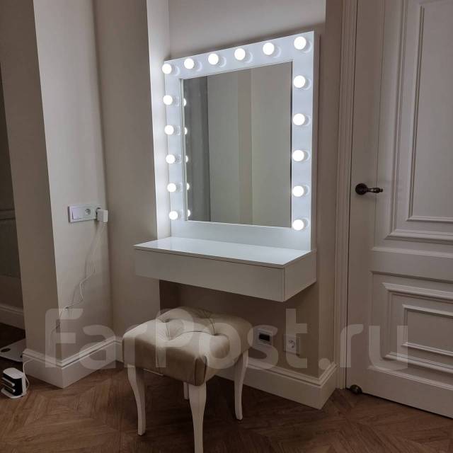 Зеркало настенное с подсветкой и тумбой от Makemirrors, новый. Цена: 11 ...