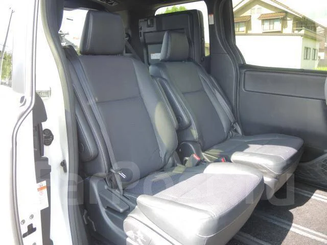 Toyota Esquire. ��������, 4wd, 2.0 (152��.�.), ������, 56 000����. ��, �/�. ��� ����� �� ������������ ����