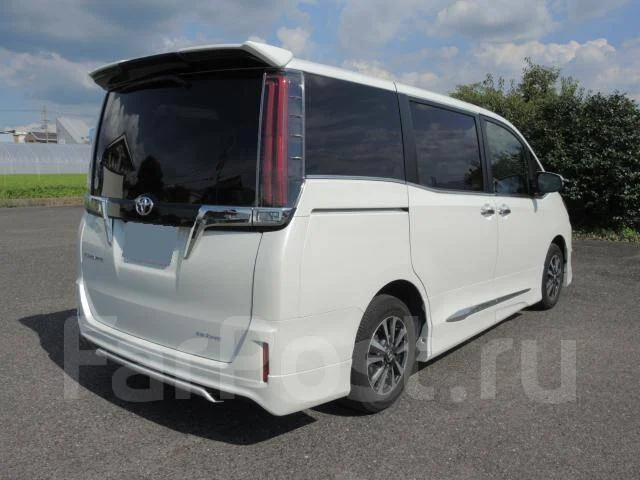 Toyota Esquire. ��������, 4wd, 2.0 (152��.�.), ������, 56 000����. ��, �/�. ��� ����� �� ������������ ����