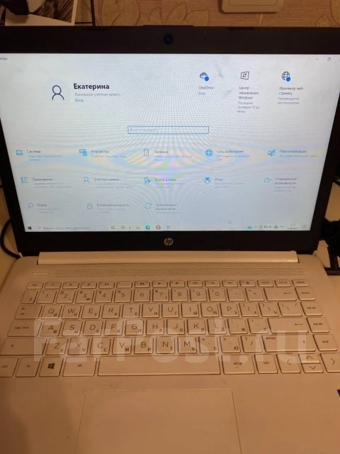 HP 14s-dq0043ur. 14", 1,1����, ��� 4 ��, ���� 256���, WiFi: 1, Bluetooth: 1, ����������� �� 11��. ����