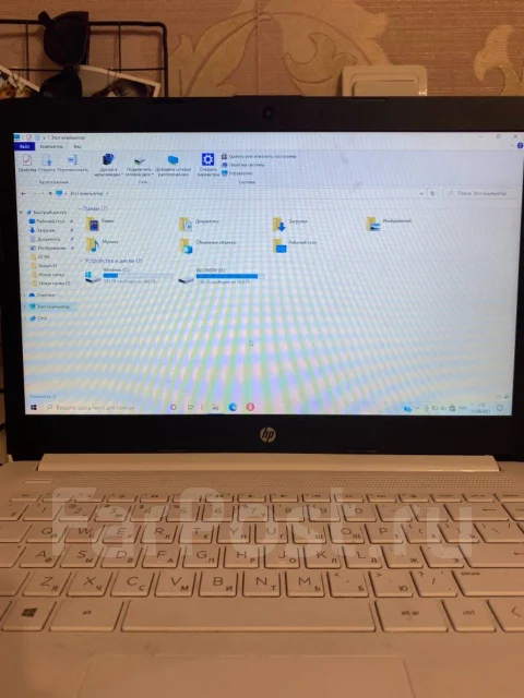 HP 14s-dq0043ur. 14", 1,1����, ��� 4 ��, ���� 256���, WiFi: 1, Bluetooth: 1, ����������� �� 11��. ����