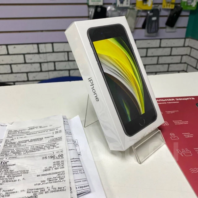 Apple iPhone SE 2020. �����, ������, 4G LTE, ��������� ����