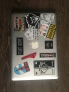 Apple MacBook. 13", 2,1����, ��� 6 ��, ���� 512���, WiFi: 1, Bluetooth: 1, ����������� �� 1��. ����