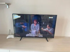 Samsung UE43J5202. LED ����