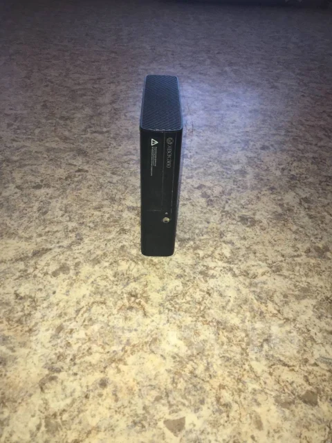 Microsoft Xbox 360 E ����