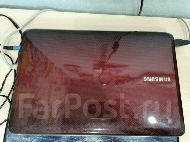 Samsung R530. 15.6", 2 200����, ��� 8 ��, ���� 500���, WiFi: 1, Bluetooth: 1 ����