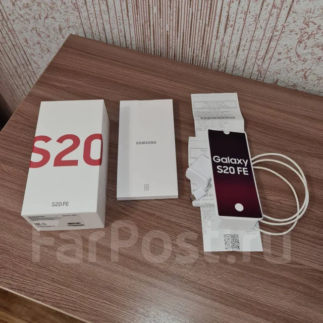 Samsung Galaxy S20 FE. �/�, �������, 3G, 4G LTE, Dual-SIM, ����������, NFC ����